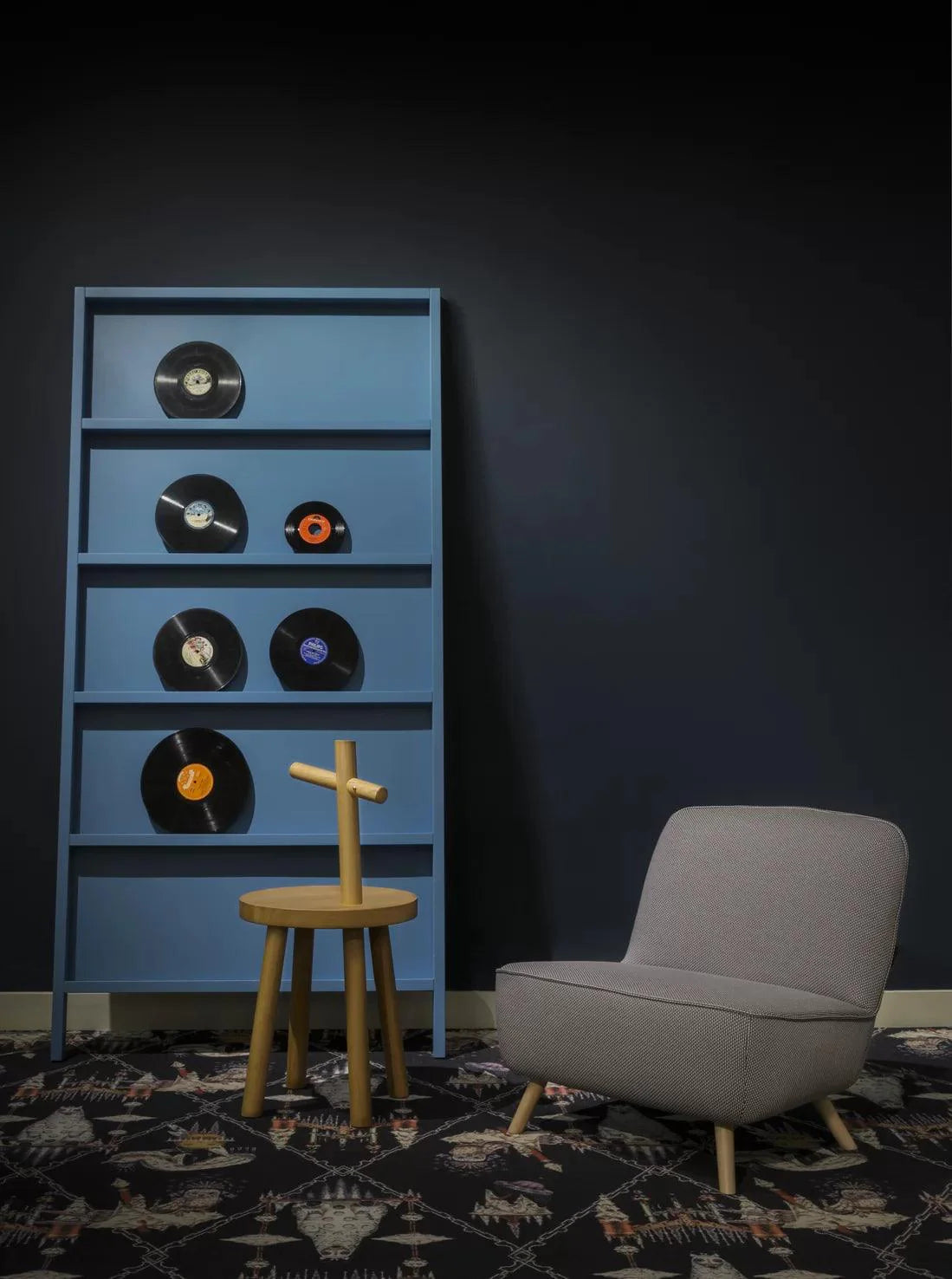 OBLIQUE sapphire bookcase Moooi Eye on Design