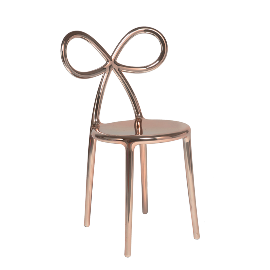 The Ribbon chair has become a symbol of strong female energy, which takes on identity, expressing all kinds of emotions. Grateful and amazing in its form becomes a symbol of a gift