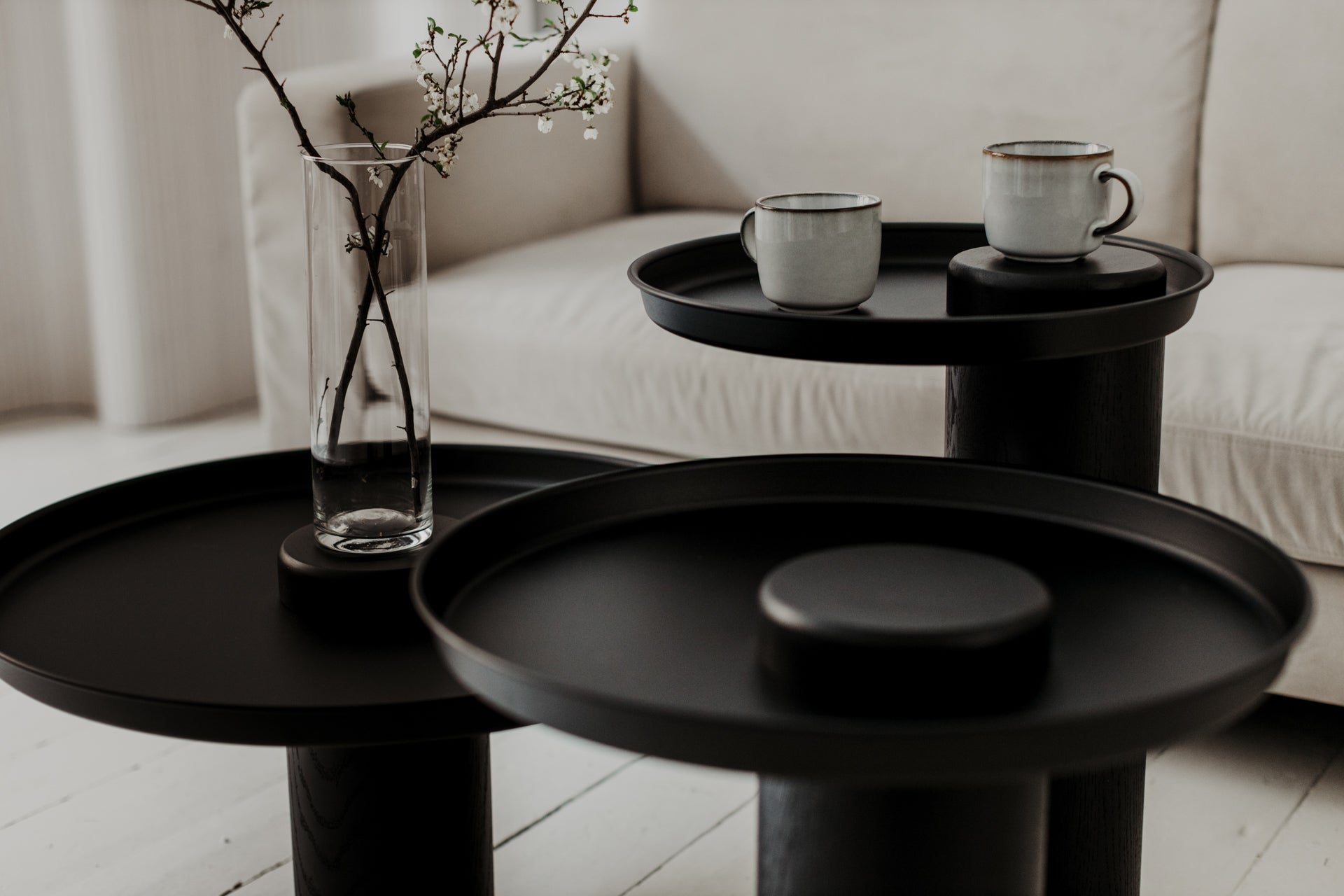 Coffee table SKIEN black oak with black top