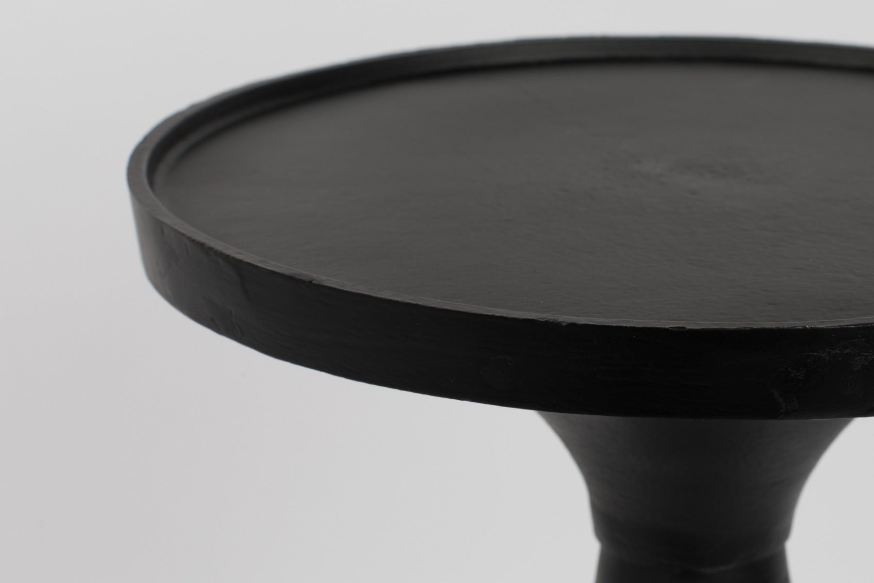 FLOSS table black, Zuiver, Eye on Design