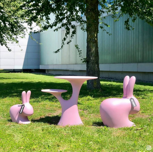 Drink tea with a crazy hat and a March hare! As in a dream, Rabbit Tree, designed by Stefano Giovannoni, has the shape of a small tree with two support levels. On the higher branch there is a round top 70 cm wide and 75 cm high, which fits the rabbit chair from the collection of the same name, on a lower branch you can put a rabbit Baby Chair chair or serve as a handy bag handle.