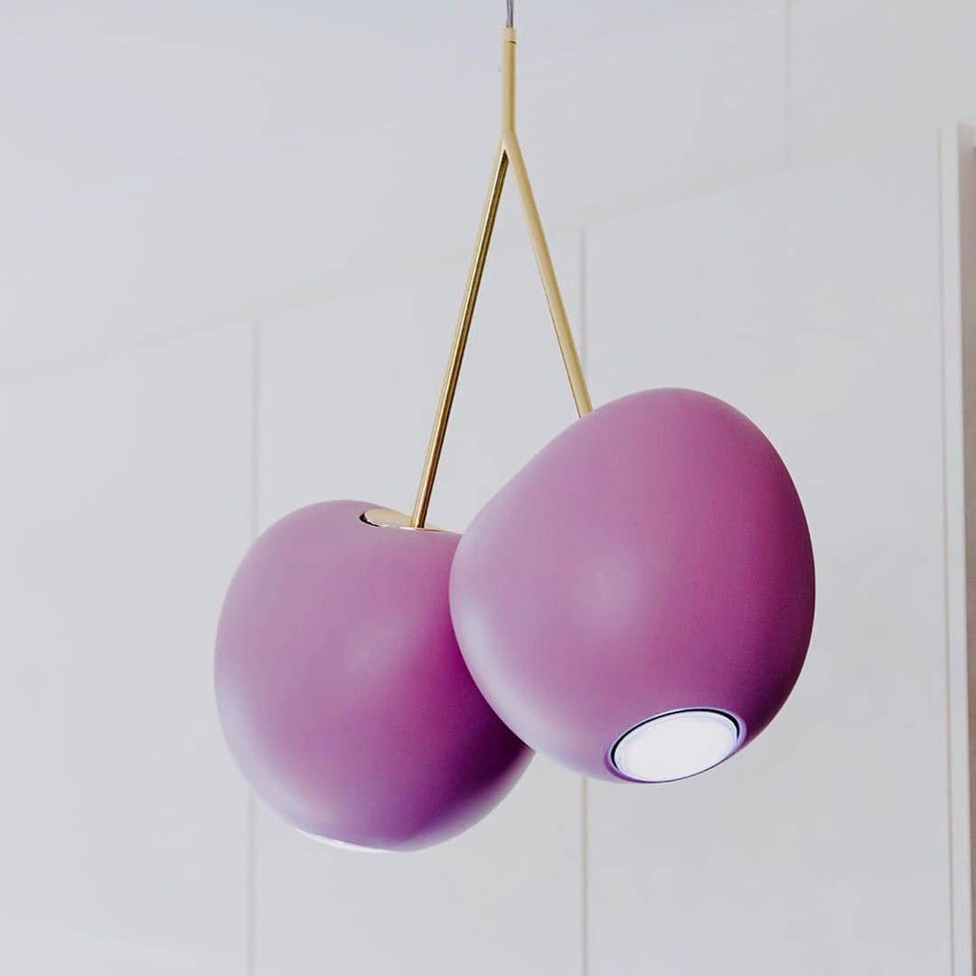 Cherry lamps from Qeeboo is a designer ceiling lamp, designed by Nina Zupanc. Intriguing, original and captivating shape. The metallic finish adds elegance. It will catch the eye of every guest, and its unusual design will be the icing on your cake.