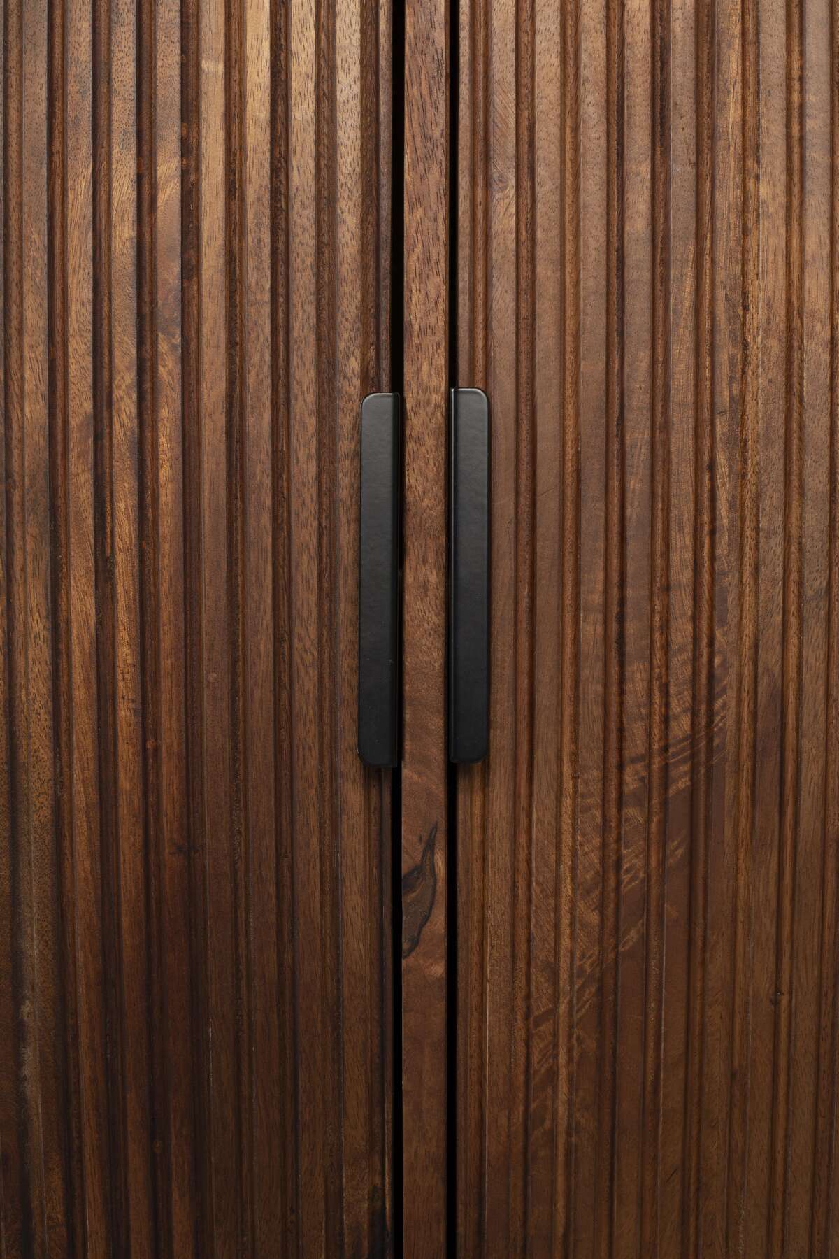 Cabinet SAROO M mango wood, Dutchbone, Eye on Design