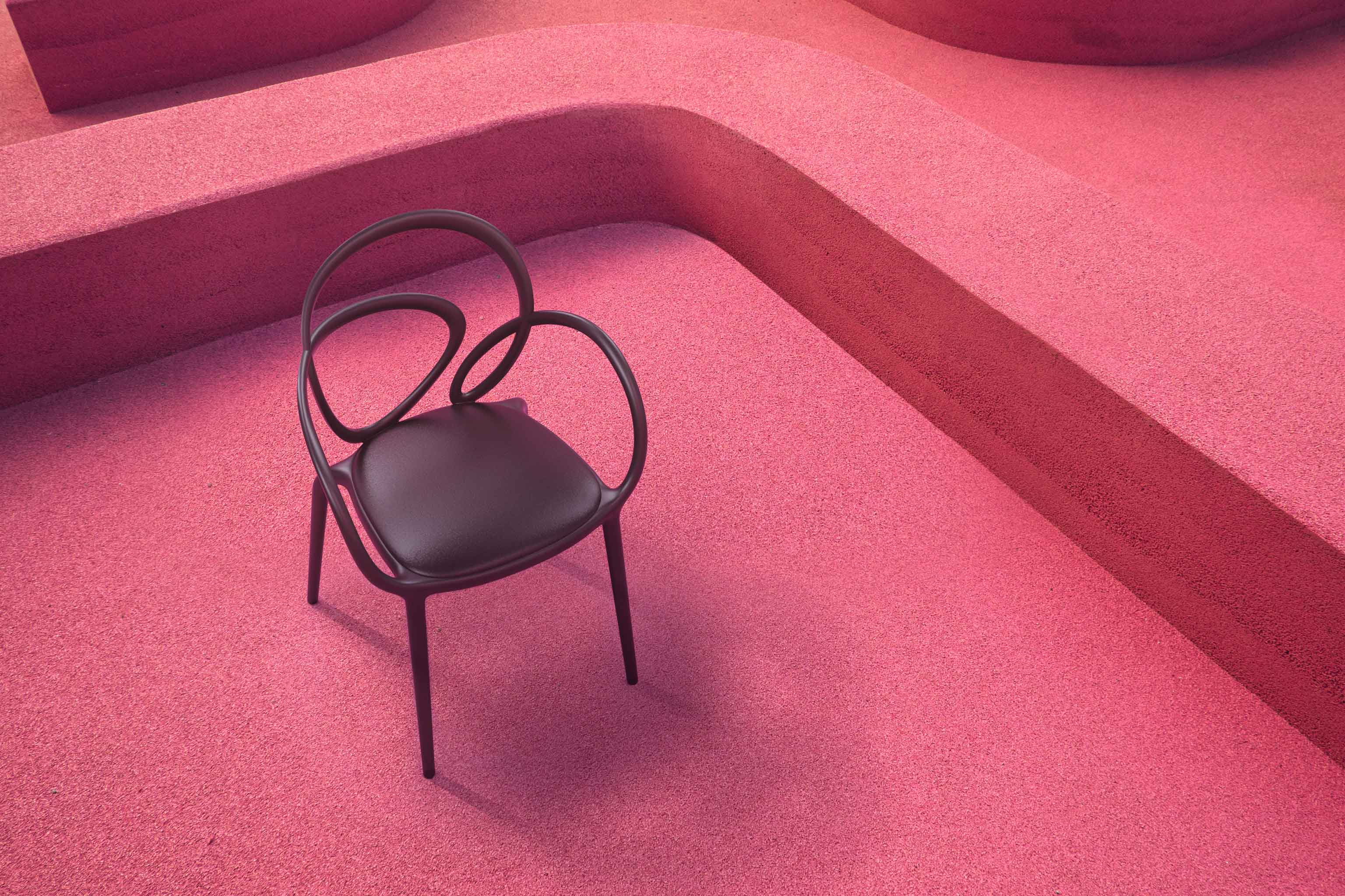 LOOP chair with cushion black - 2 pieces, QeeBoo, Eye on Design