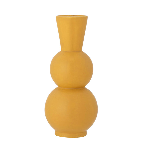 Taj to prosty i elegancki wazon, który zachwyca sowim geometrycznym Shapeem. Wykonany jest z kamionki w niesamowitym Colorze żółtym. Połączenie takiego wyglądu oraz Colorystyki sprawia, że może ożywić każde pomieszczenie, jak również stanowić ciekawy akcent Colorystyczny. 