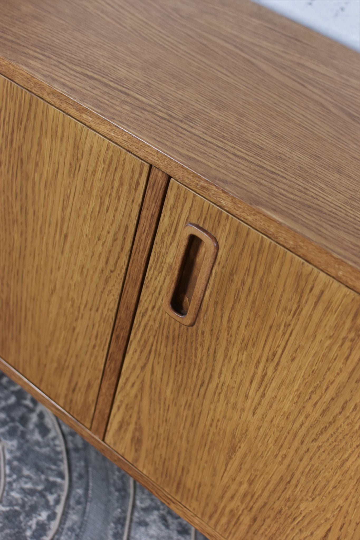 RTV cabinet LOWO oak wood