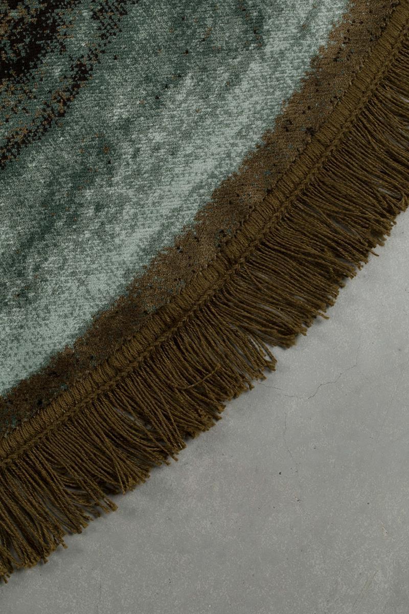 Soft equipment, such as rugs and carpets, is one of the simplest and most effective decorating tricks that allow you to give space texture and dimension. The abstract pattern of our Round Bold Monkey Rocky 175 'is a perfect complement to a neutral room or a funny partner for a more eclectic space.