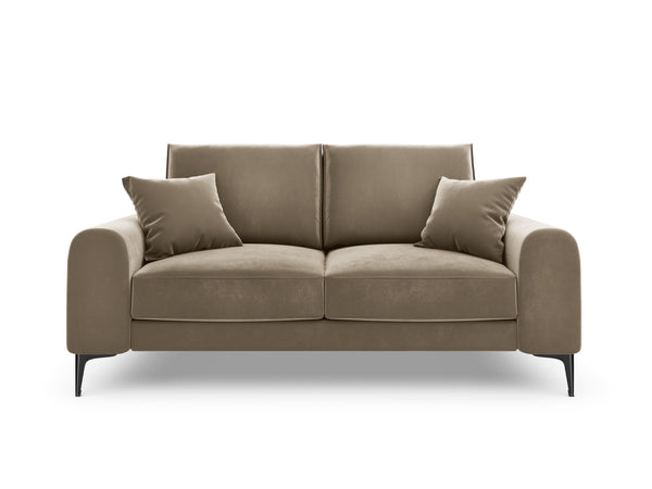 Sofa aksamitna 2-osobowa LARNITE cappuccino z czarną podstawą, Micadoni, Eye on Design