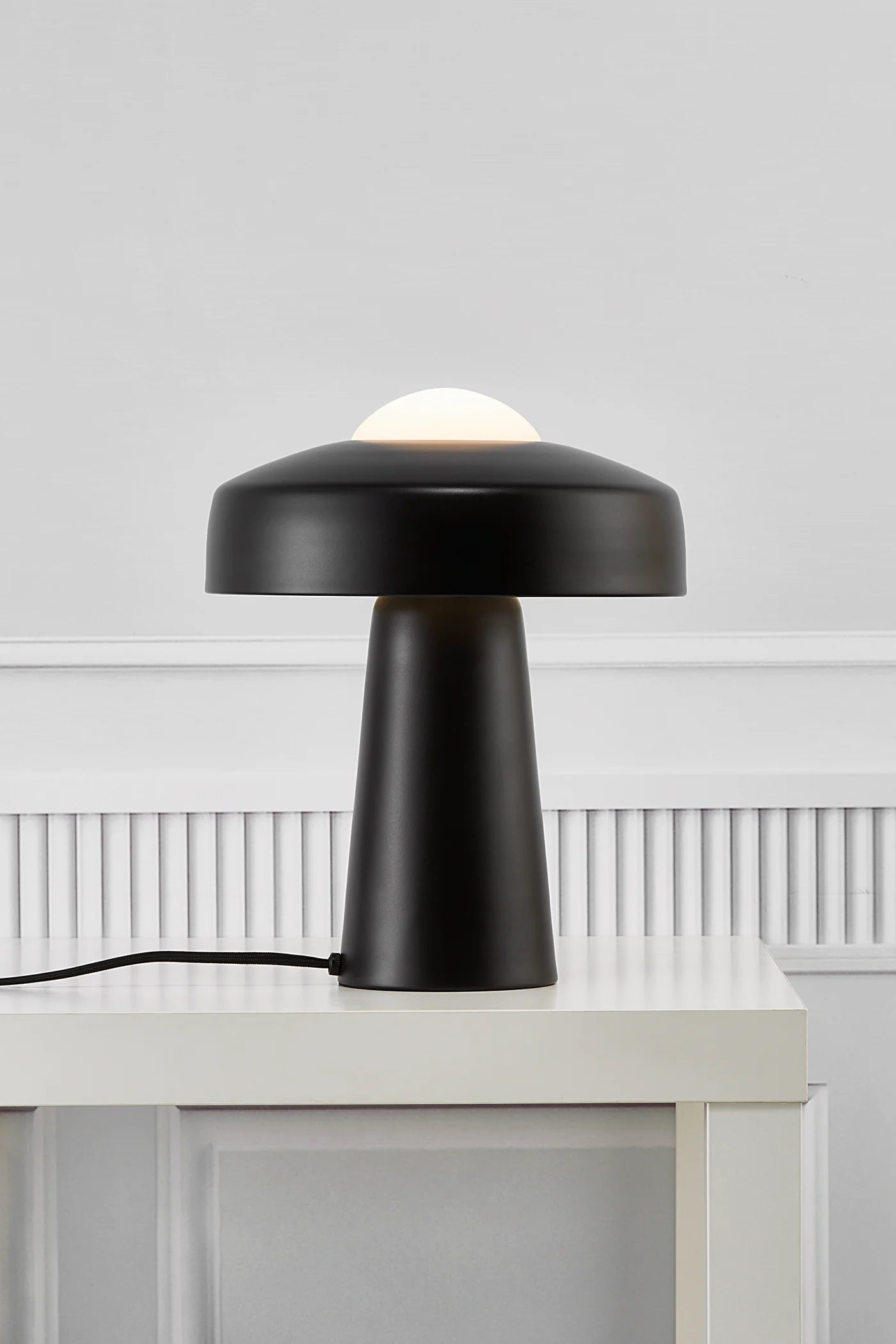 TIME table lamp black