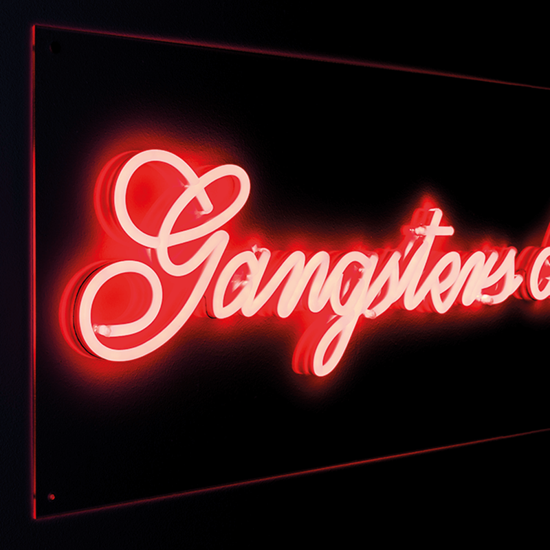 Your home, your rules, right? The brave Led Monkey Gangsters wall neon is not for people with a weak heart. With PVC, light LED light is an element with a maximum impact. Thanks to its completely unconventional style, it is a kind of neon wall inscription, which will be just right for eccentrics, creative and gypsies.