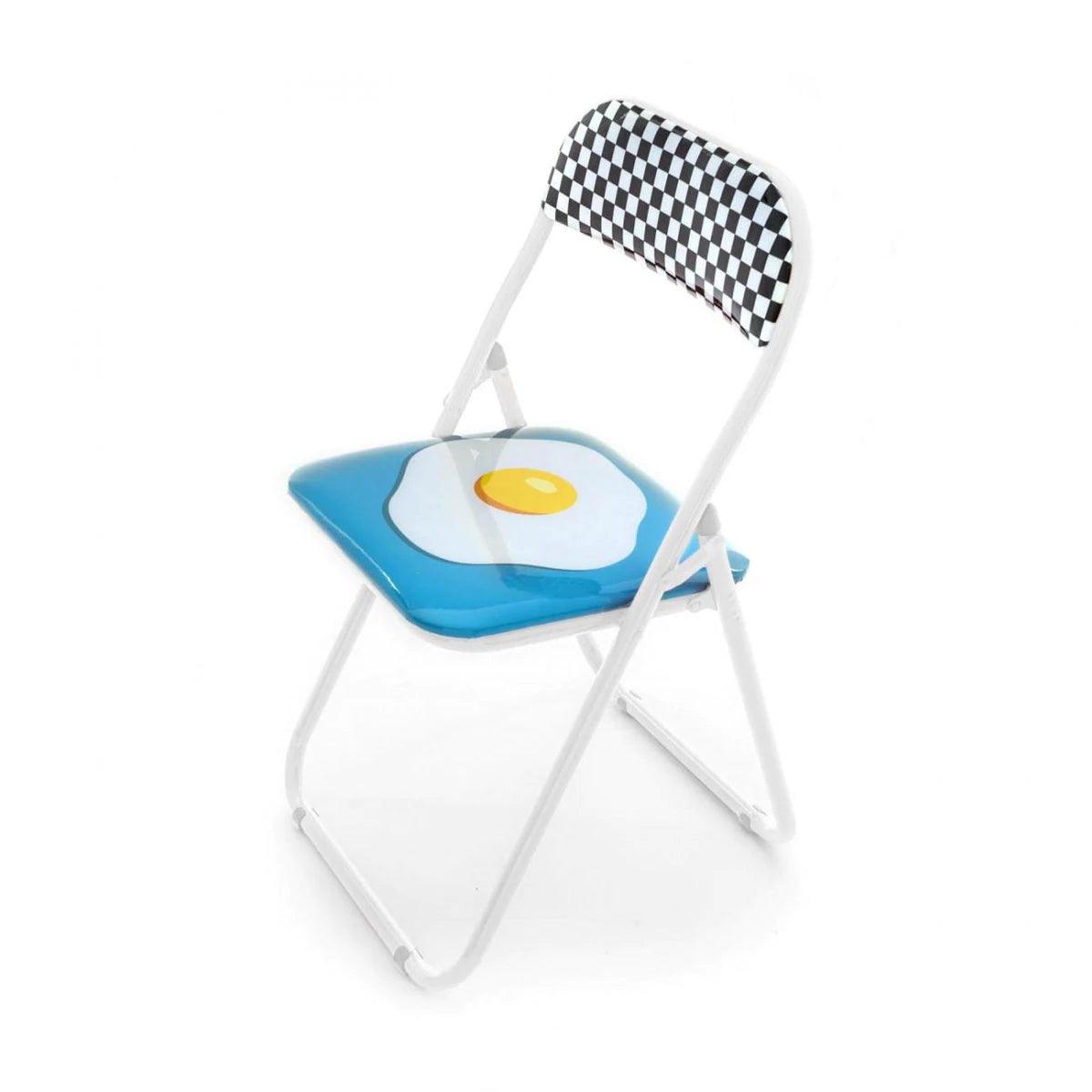 EGG folding chair - Eye on Design