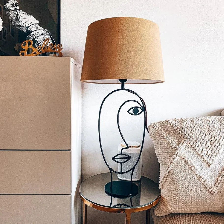 WIRE FACE table lamp with beige lampshade, Kare Design, Eye on Design