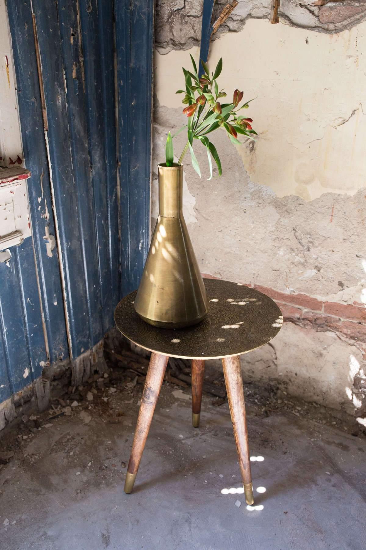 HARI SLIM brass vase - Eye on Design