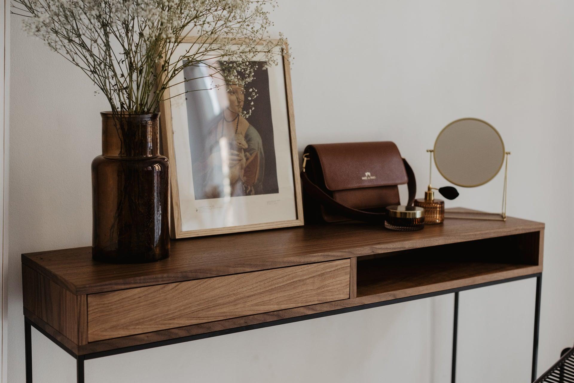 MOLDE console American walnut - Eye on Design