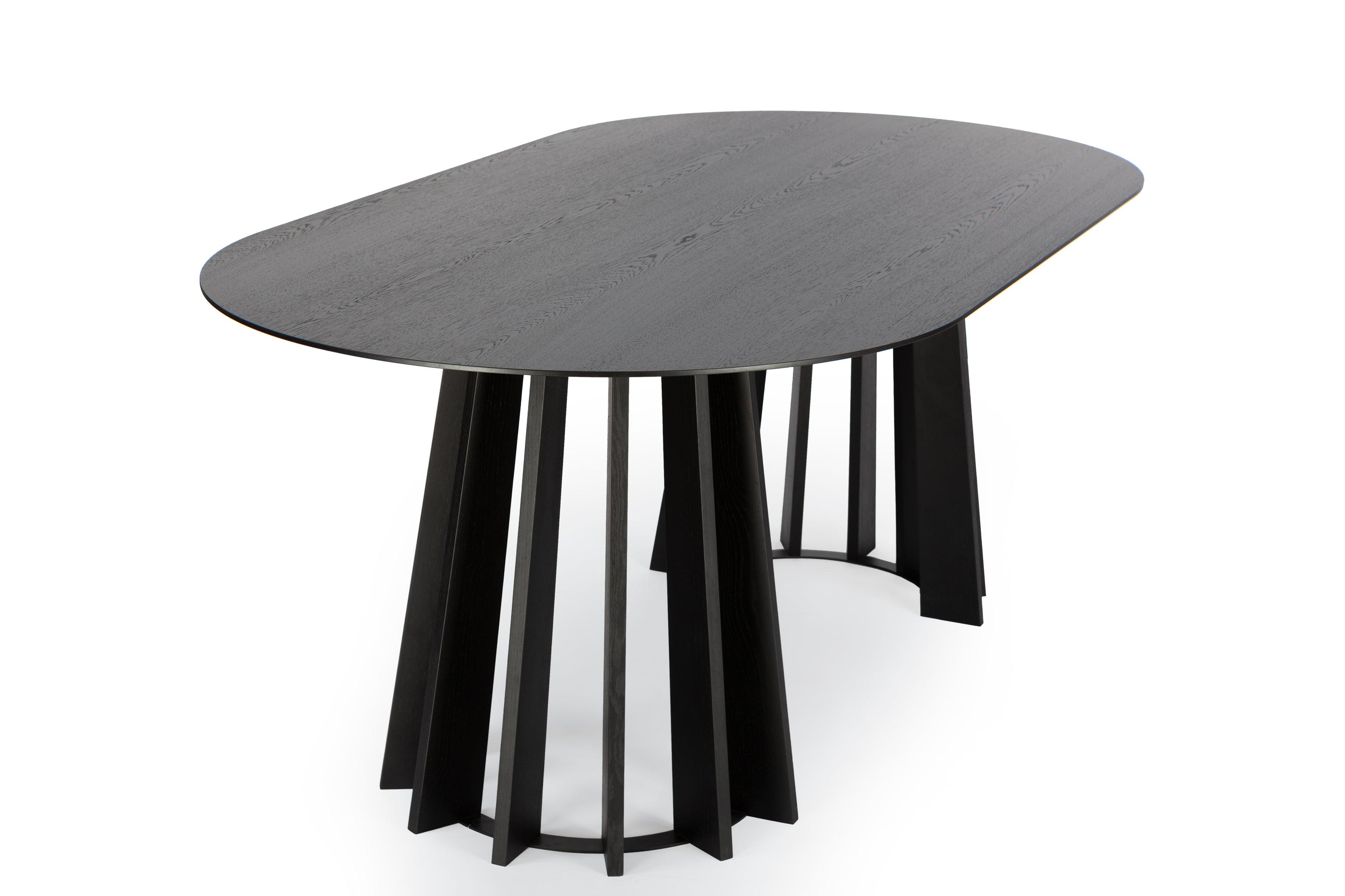 MOLDE OVAL table black oak - Eye on Design