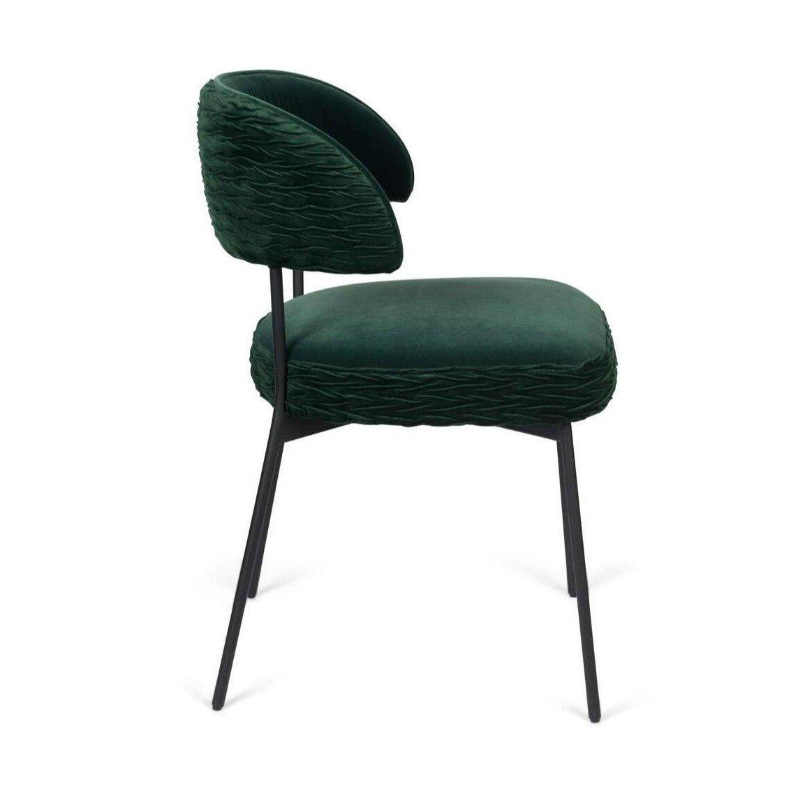 We present a dining room chair, which should not miss the dining room chairs: our Bold Monkey the Winner Takes It All chair. A simple, modernist design was made here in a clear range of shades: boldly choose from these stunning colors.