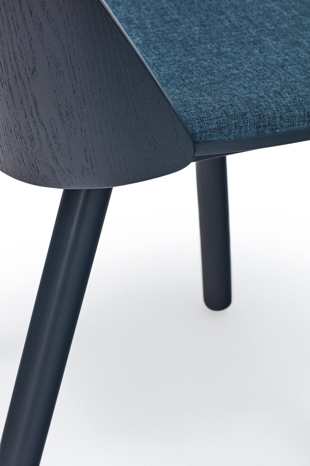 UMA chair blue - Eye on Design